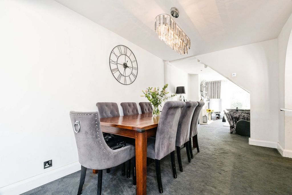 Property photo 3 of 18 Pbox-Img.Jpg