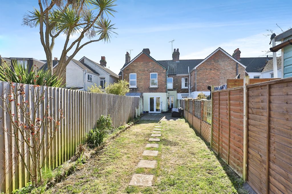 Property photo 2 of 12