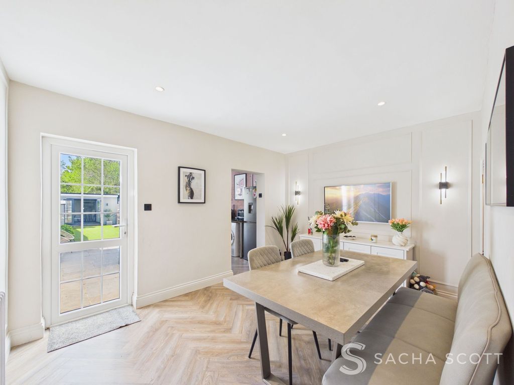 Property photo 1 of 26 Dining Room