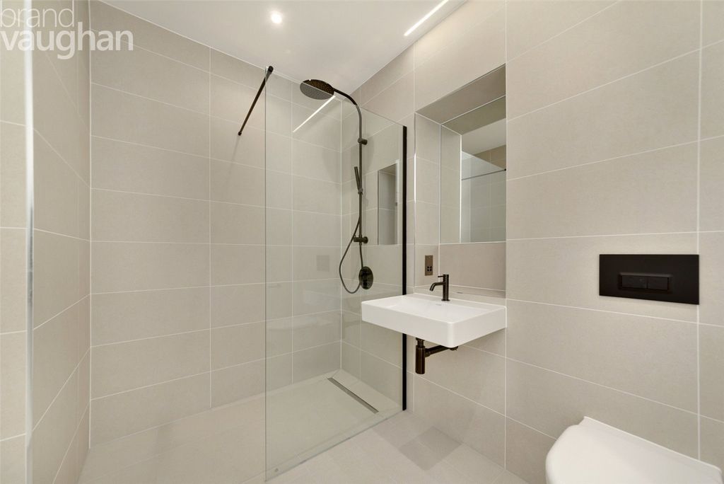 Additional image 10 of 2 bed flat to rentGloucester Place, Brighton BN1