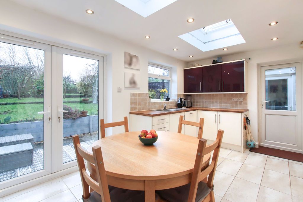 Property photo 2 of 12 Photo 1