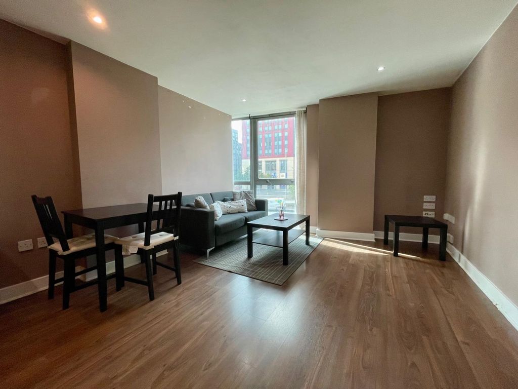 Property photo 1 of 6 Lounge1