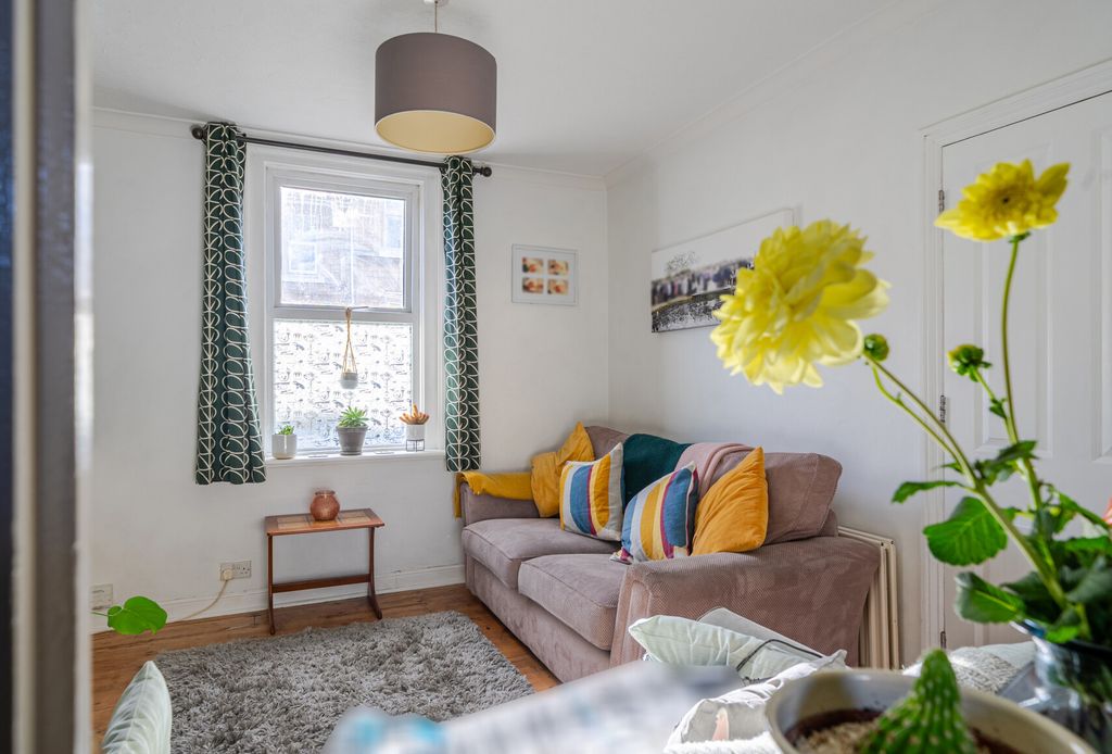 Property photo 3 of 16 Sitting Room
