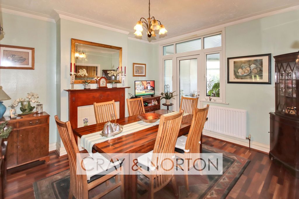 Property photo 3 of 12 Photo 7