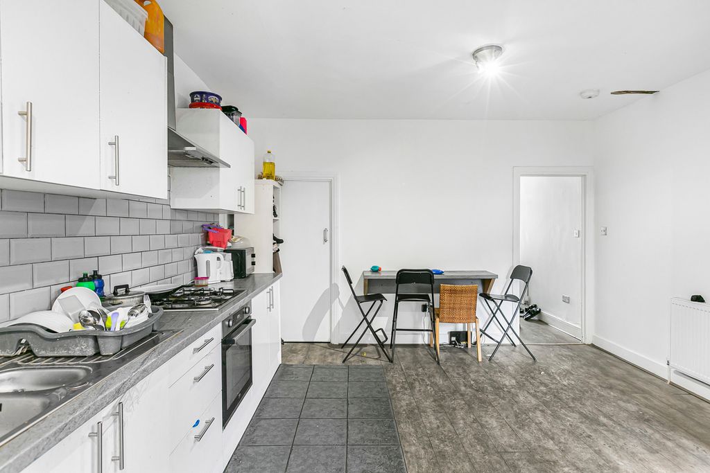Property photo 2 of 12 Reception/Kitchen