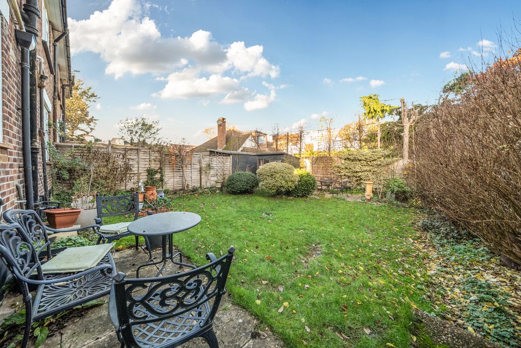 Property photo 2 of 11 1388209-1-6939d65...