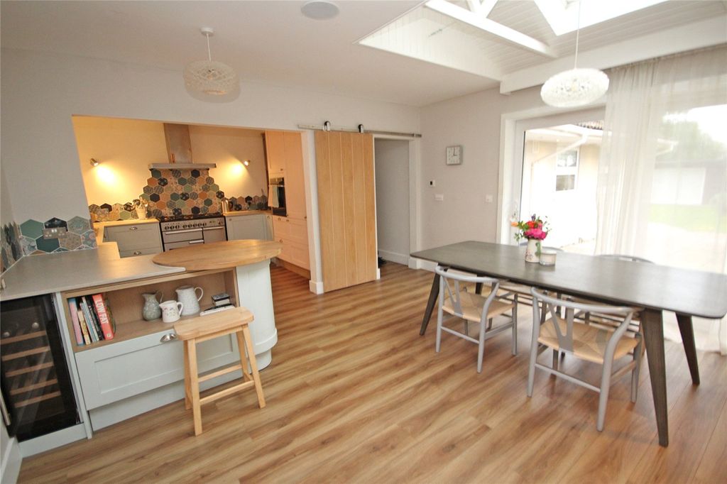 Property photo 3 of 20 Picture No. 24