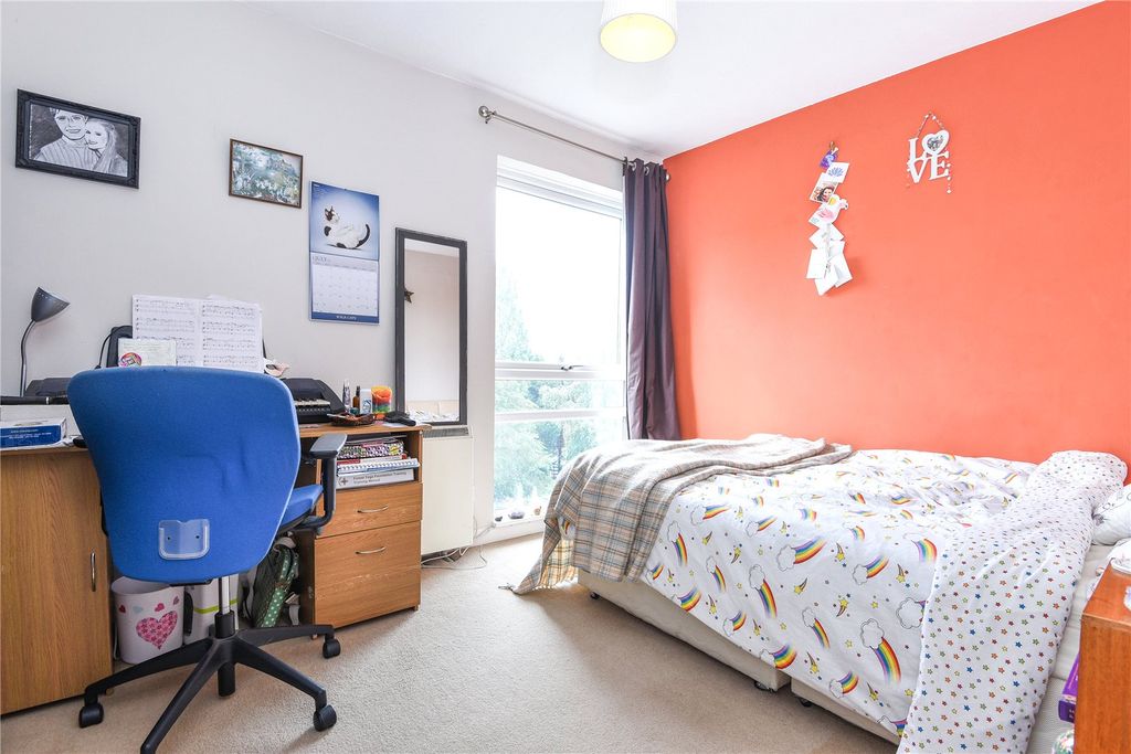 Property photo 2 of 8 Picture No. 05