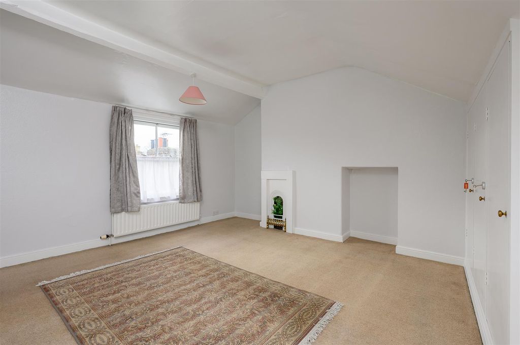Property photo 2 of 14 Bedroom