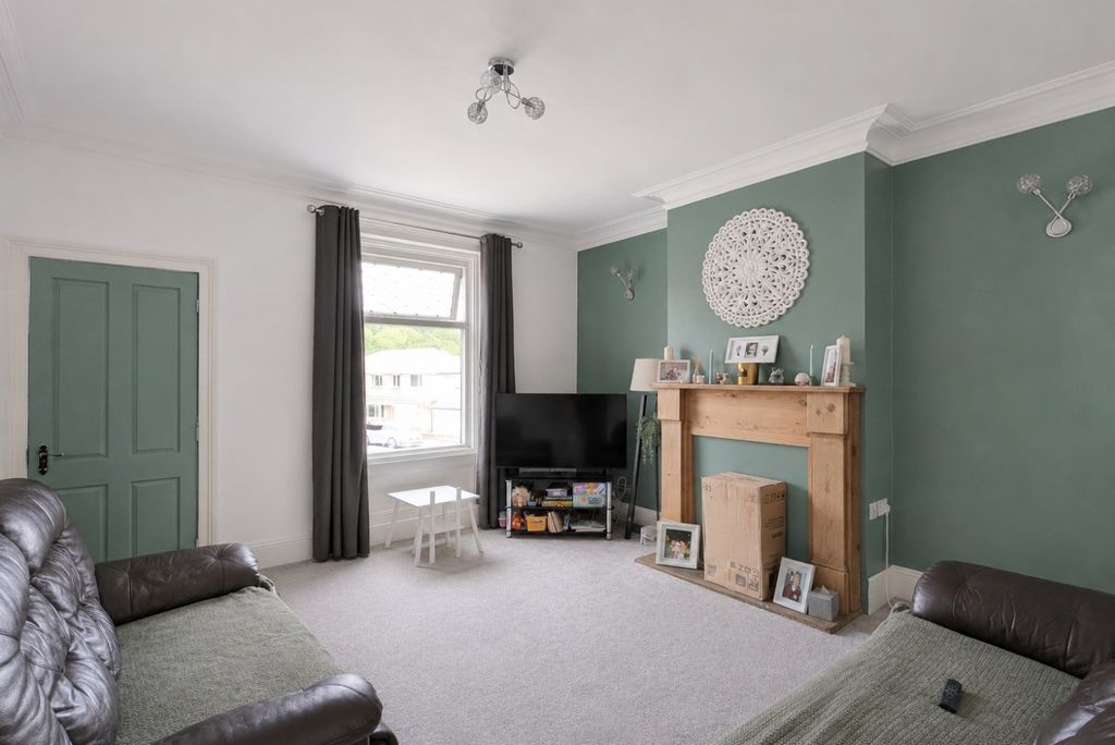 Property photo 3 of 10 Rayner Ewemove Brighouse