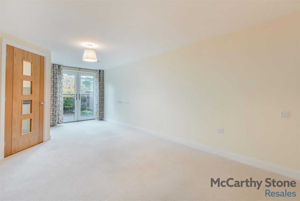Property photo 3 of 19 8671072-Interior08.Jpg