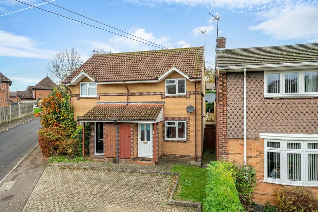 Property photo 1 of 10 27-Randalls-Ride-1002.Jpg