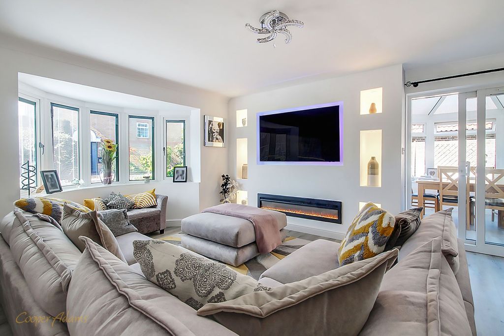 Property photo 2 of 16 Living Room