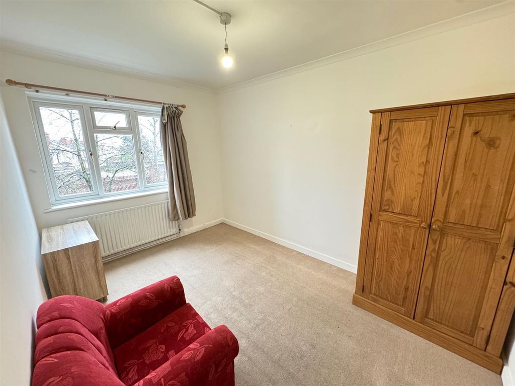 Property photo 3 of 7 Bedroom.Jpg