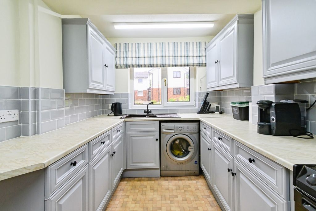Property photo 3 of 27 Pbox-Img.Jpg