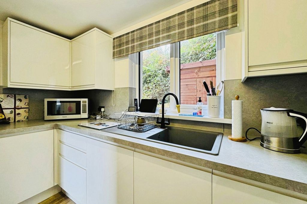 Property photo 2 of 21 Kitchen