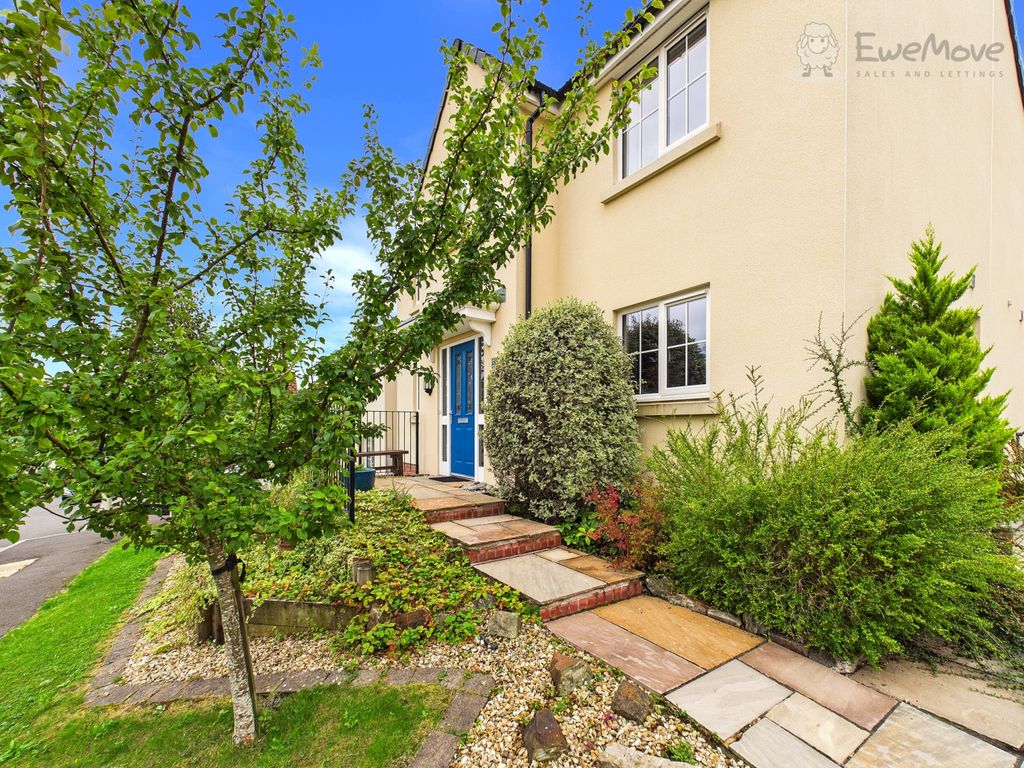 Property photo 3 of 20 Ewemove South Molton - Ash Drive