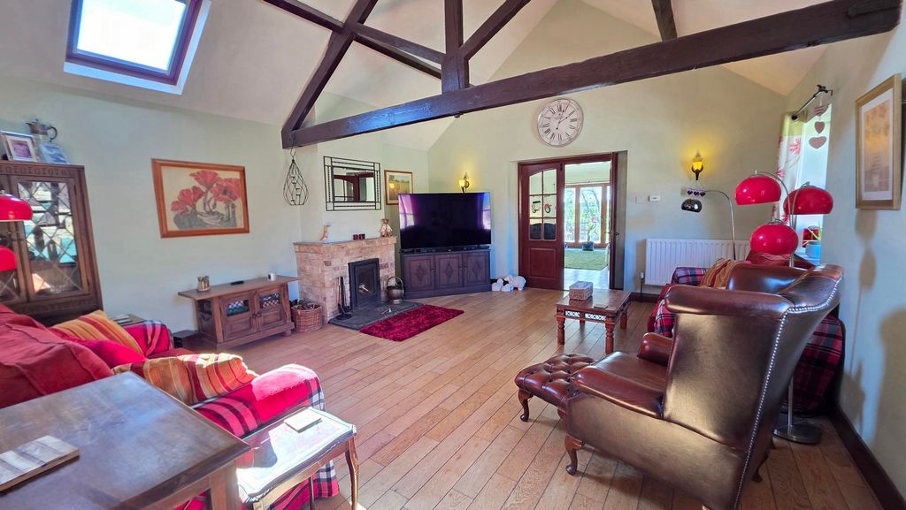 Property photo 3 of 23