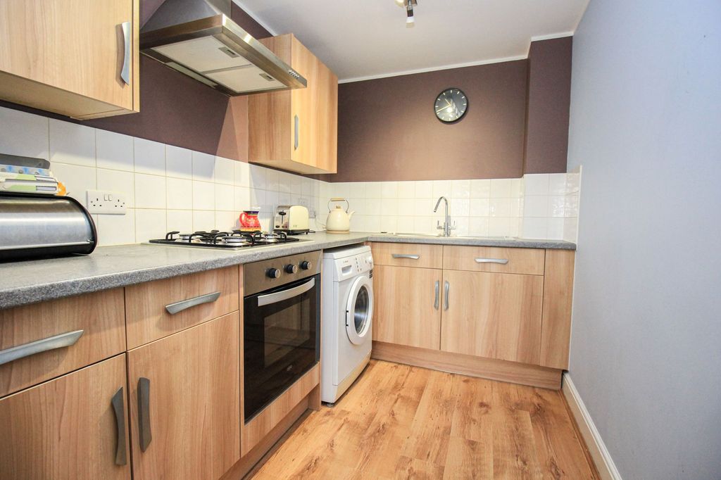 Property photo 3 of 11