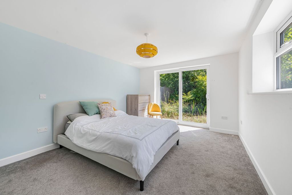 Additional image 11 of 5 bed detached bungalow for saleDryden Way, Liphook GU30