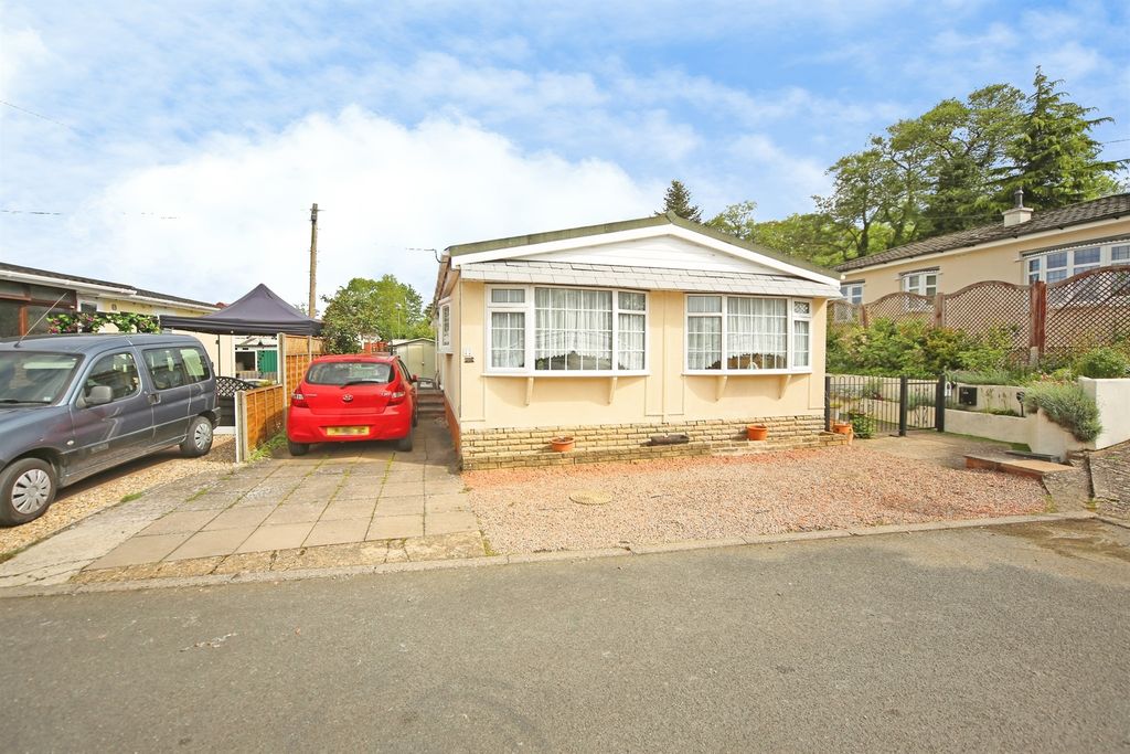 Property photo 2 of 19