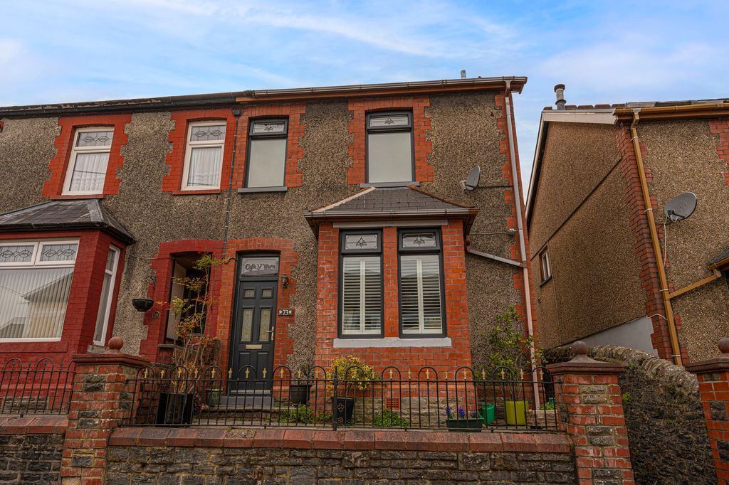 Property photo 1 of 32