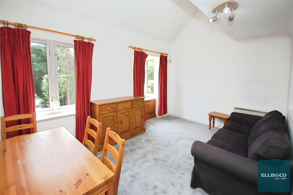 Property photo 2 of 8 Picture No. 19