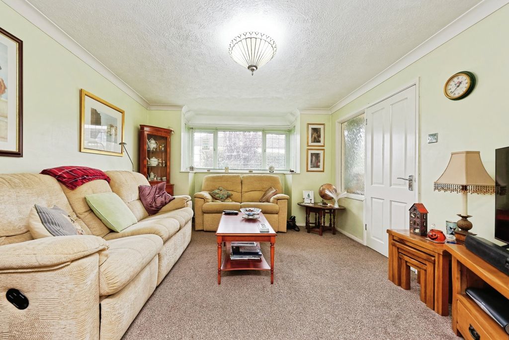 Property photo 2 of 17 Photo