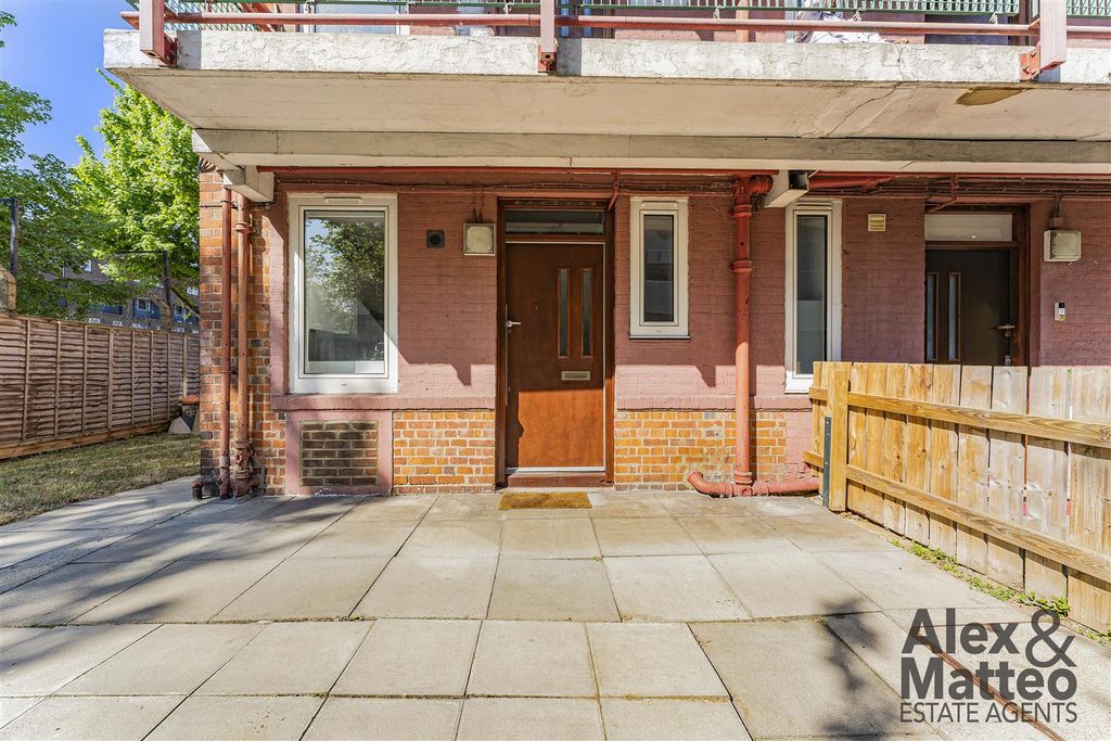 Property photo 1 of 28 Cranbourne House