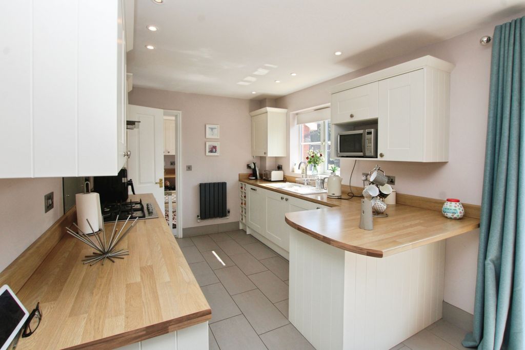 Property photo 3 of 30 d7Ae4994-Img_2071