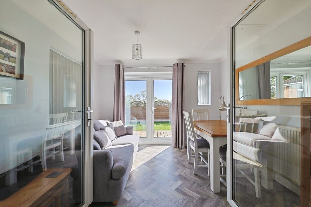 Property photo 3 of 19 4144057