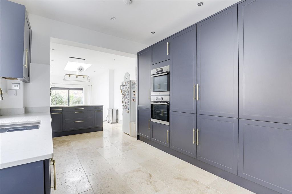 Property photo 3 of 29