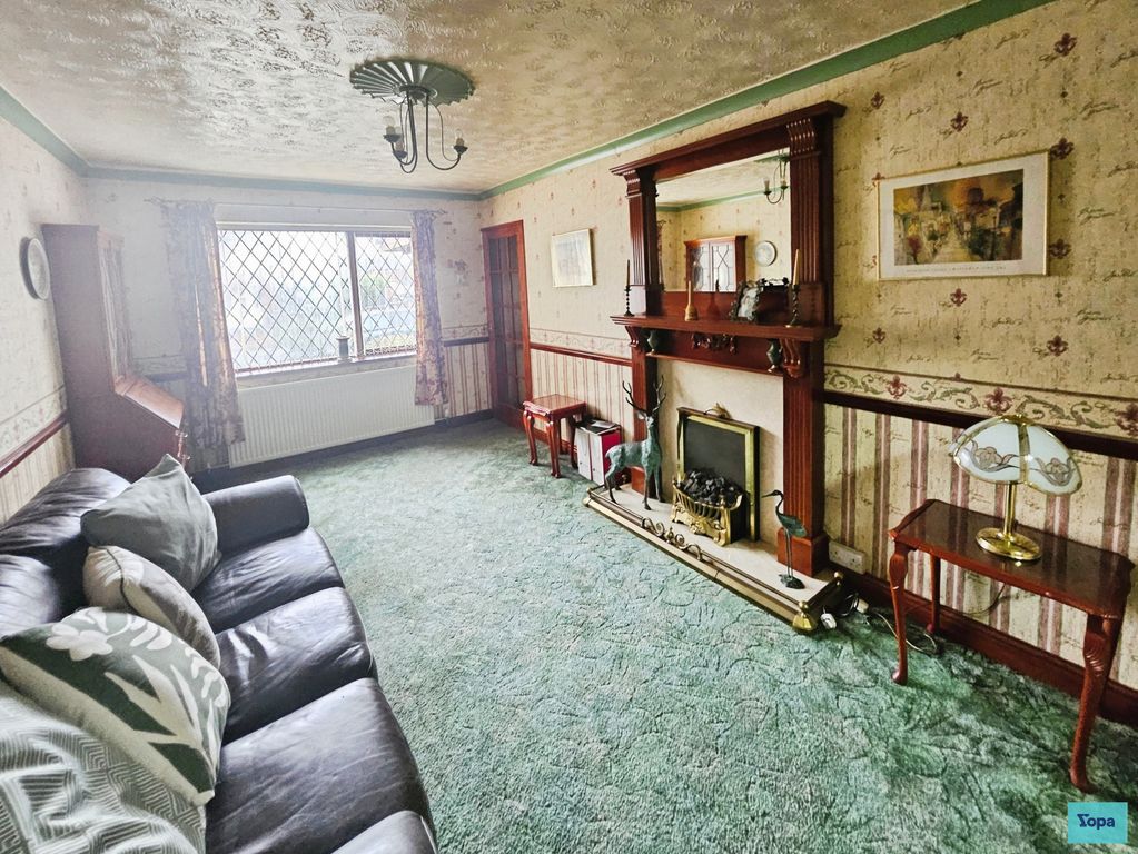 Property photo 2 of 20 Lounge
