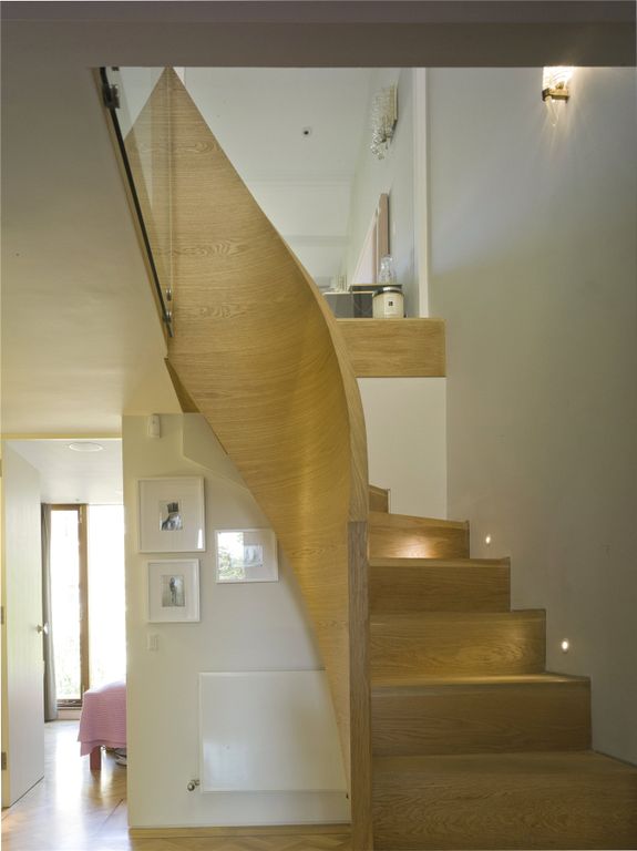 Property photo 2 of 28 Hallway
