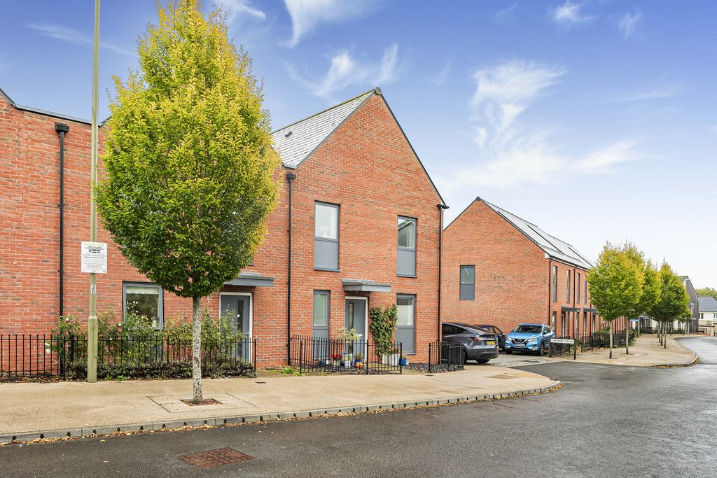 Property photo 1 of 26