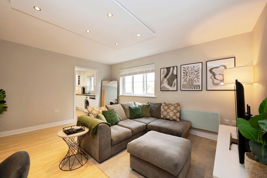 Property photo 2 of 13 Pbox-Img.Jpg