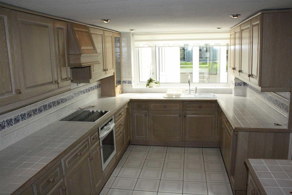 Property photo 2 of 8 P001690_04.Jpg