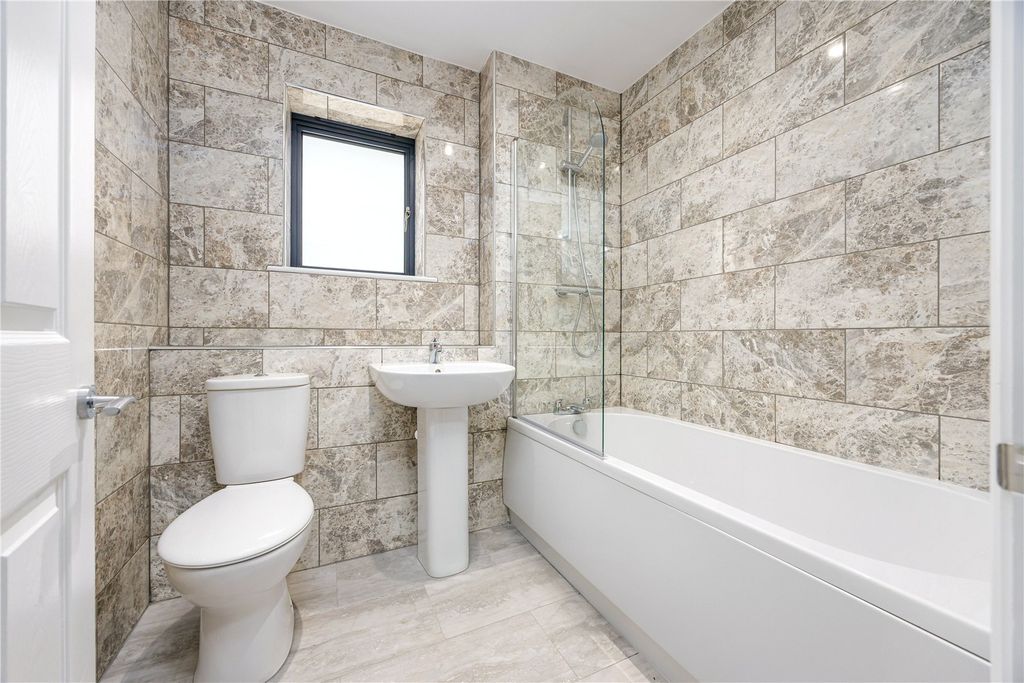 Property photo 3 of 15 Picture No. 08