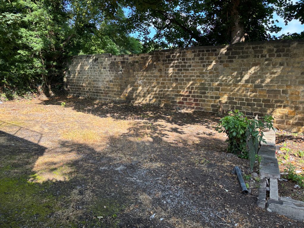 Property photo 3 of 3