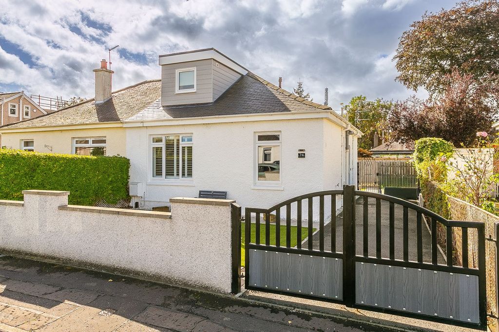 Property photo 1 of 32