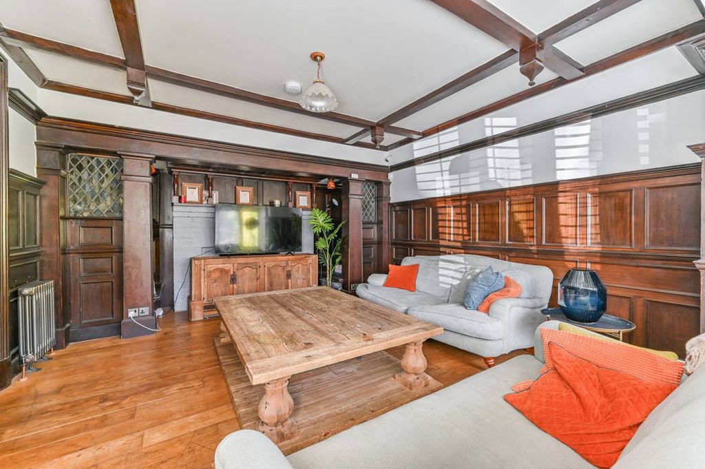 Property photo 3 of 19