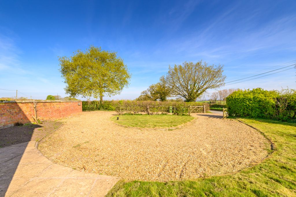 Property photo 3 of 28 Driveway
