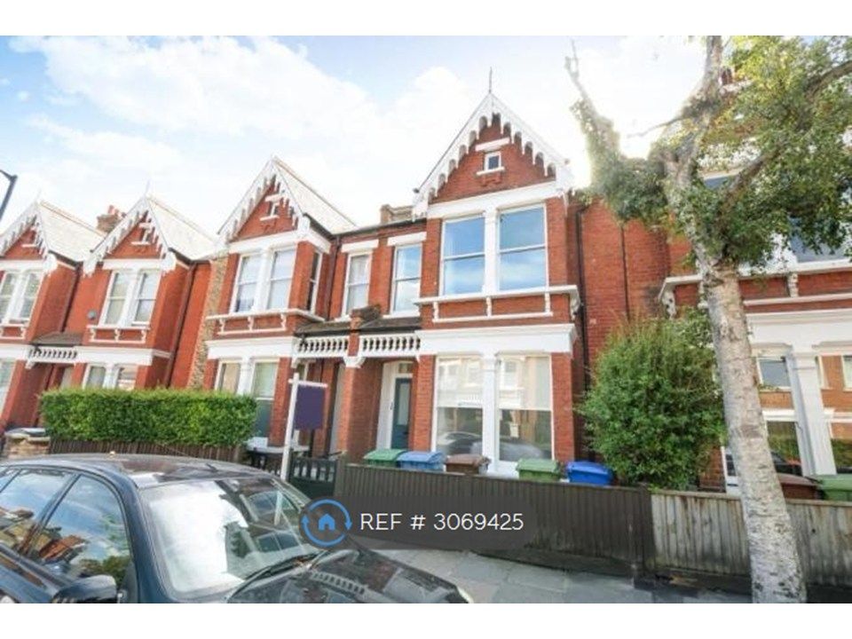 Property photo 1 of 13 Tintagel Crescent