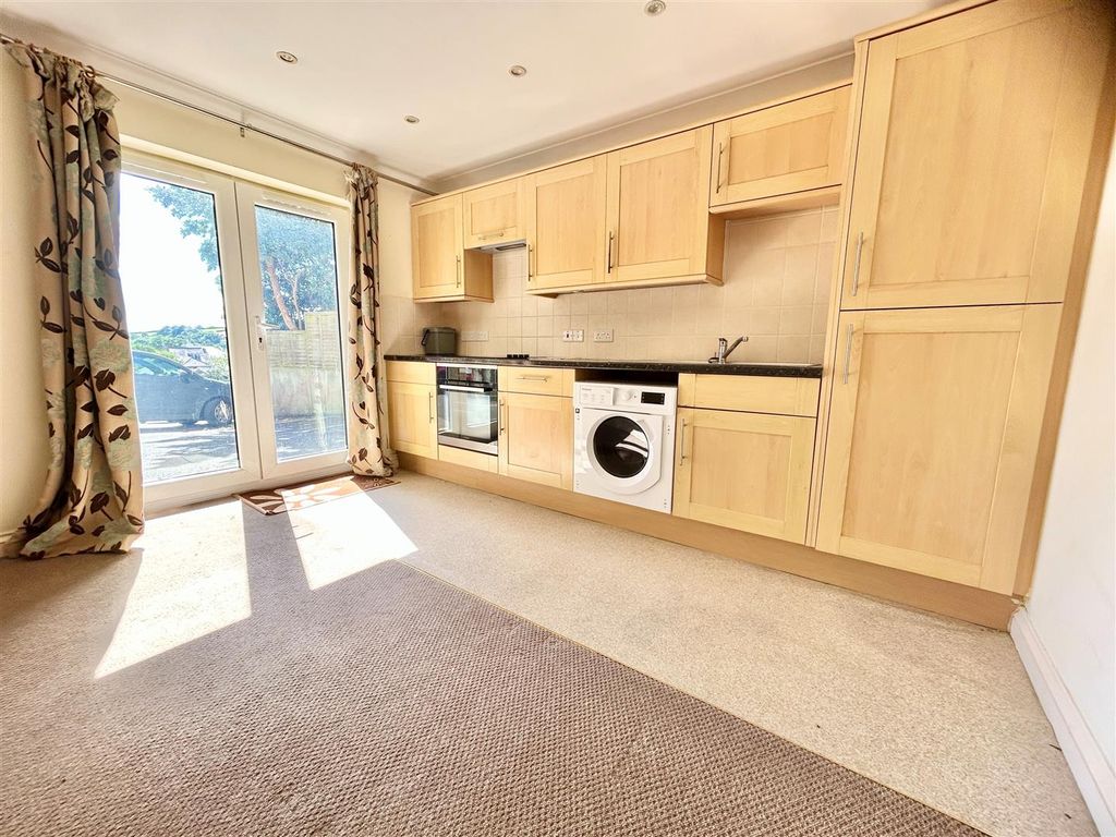Property photo 2 of 11 05.Jpg