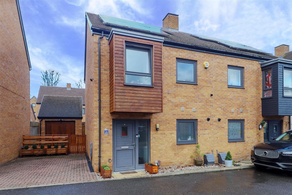 Property photo 1 of 14 External