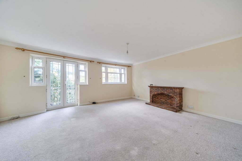 Property photo 3 of 19