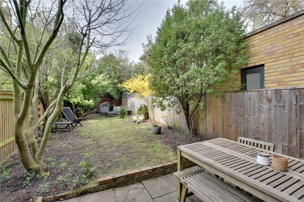 Property photo 3 of 25 Picture No. 11