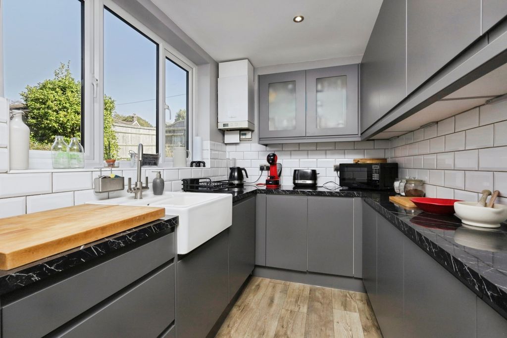 Property photo 3 of 16 Photo