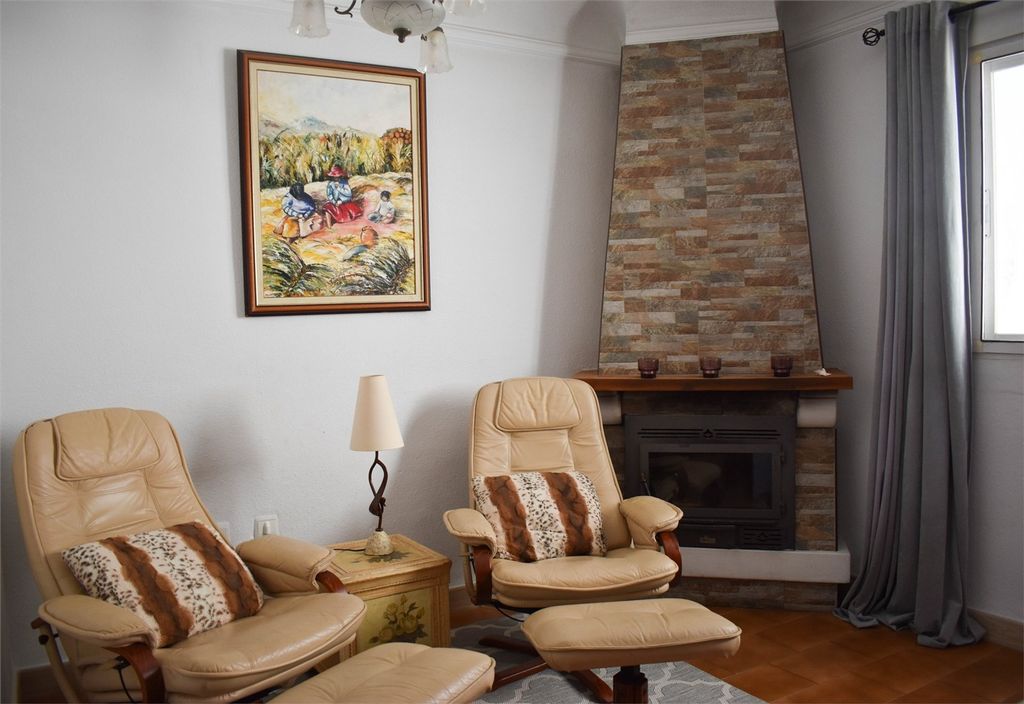 Property photo 3 of 49