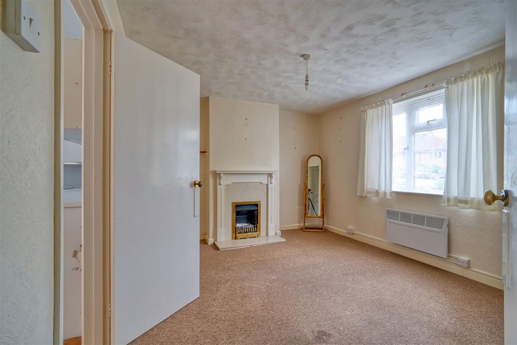Property photo 3 of 9 Sitting Room